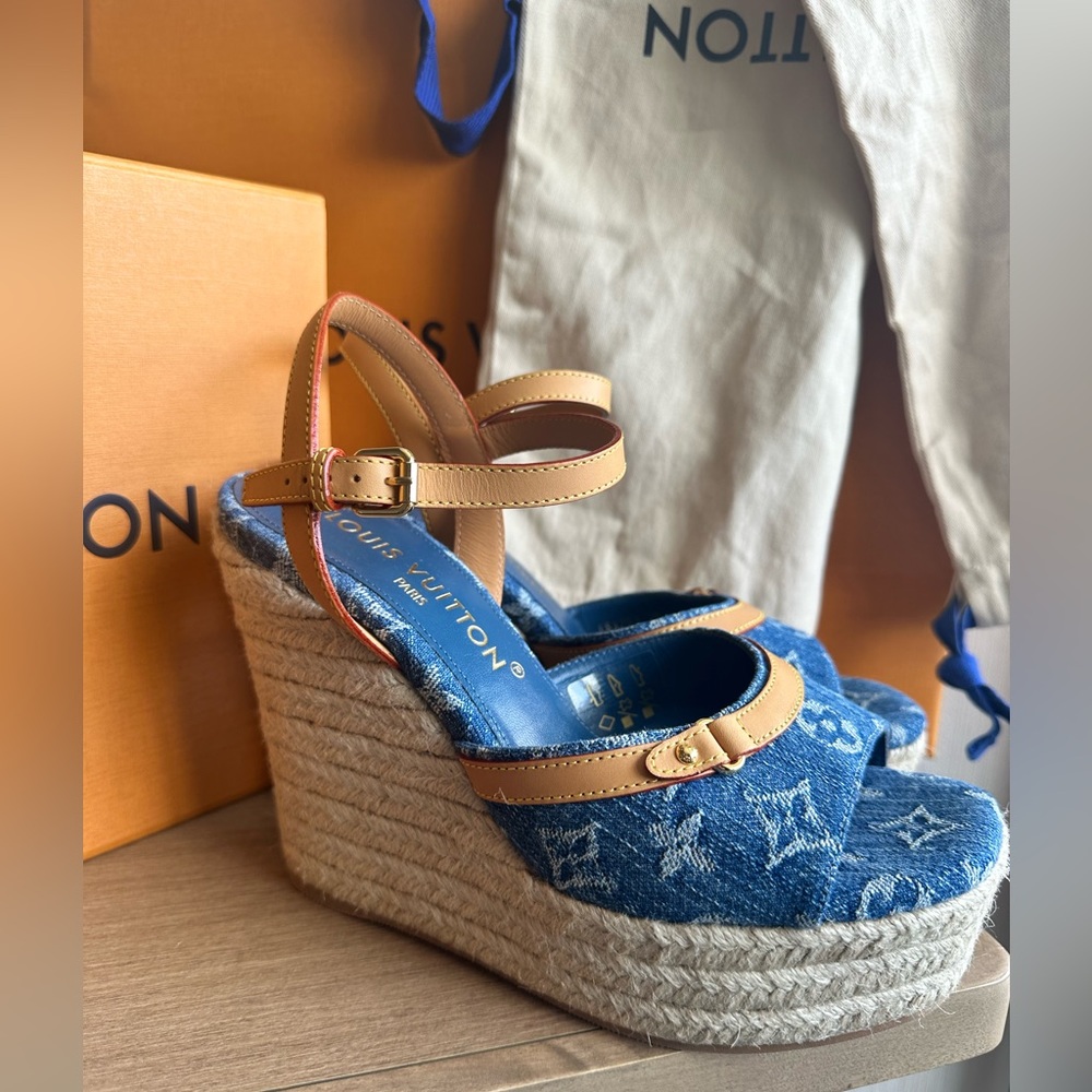 NEW LOUIS VUITTON DENIM Helios Wedge Sandal 💙 - Picture 9 of 13